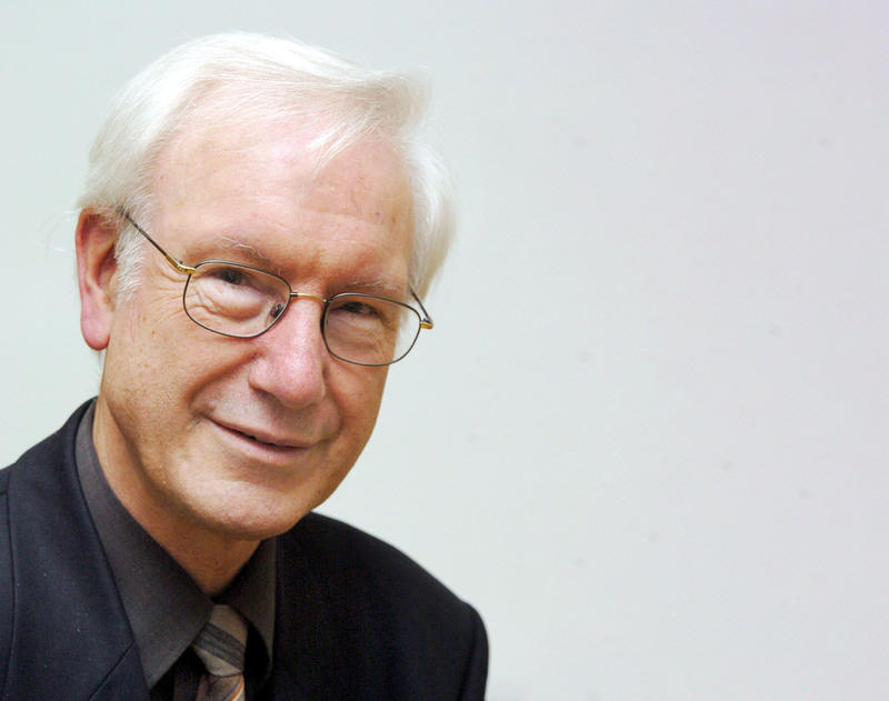 s:67:"Kirchen-Konföderation würdigt verstorbenen Theologen Herrenbrück";