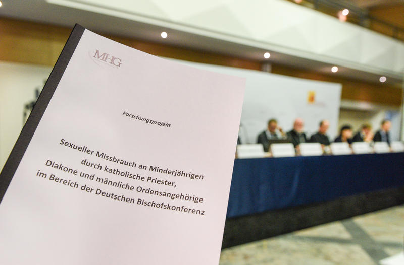 s:60:"Studie über sexuellen Missbrauch in der katholischen Kirche";