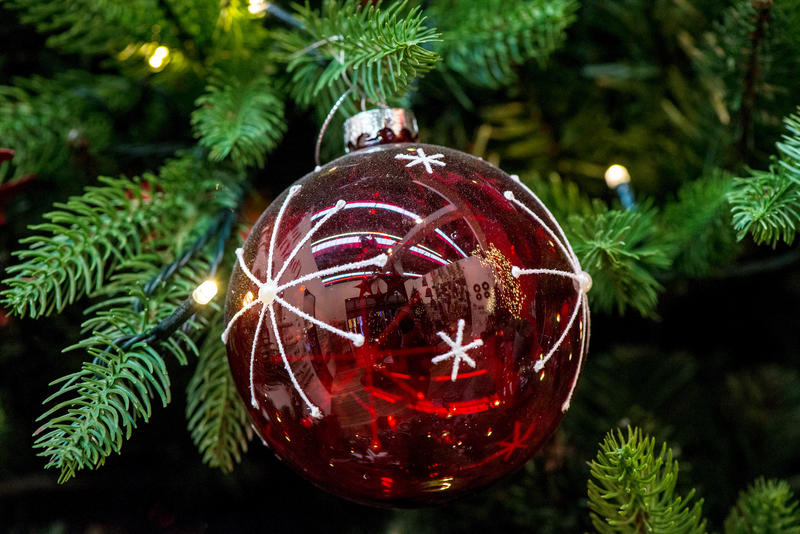s:29:"Symbolbild: Weihnachtsschmuck";