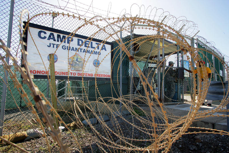 s:109:"Die Plattform "Wikileaks" veröffentlichte unter anderem geheime Akten aus dem US-Gefangenenlager Guantanamo.";
