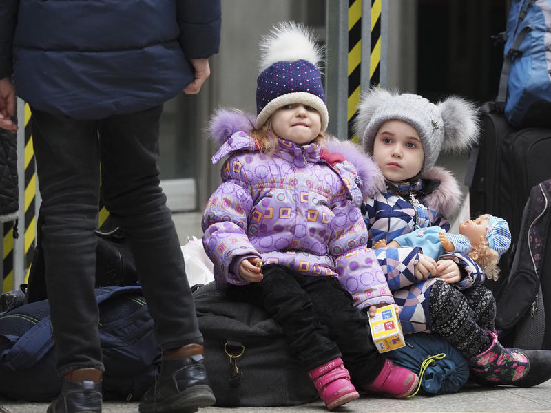 s:69:"Kriegsflüchtlinge aus der Ukraine im März am Münchner Hauptbahnhof";