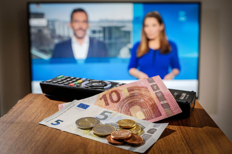 s:48:"18,36 Euro pro Monat kostet der Rundfunkbeitrag.";