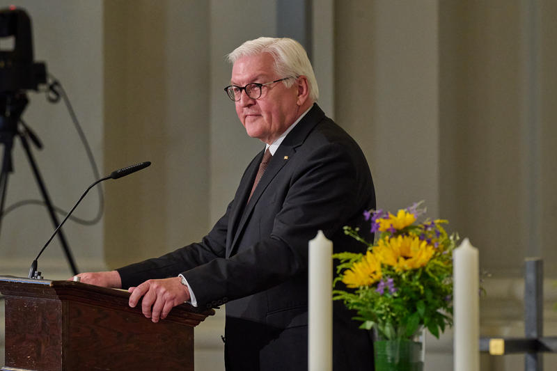 s:31:"Steinmeier beim Johannisempfang";