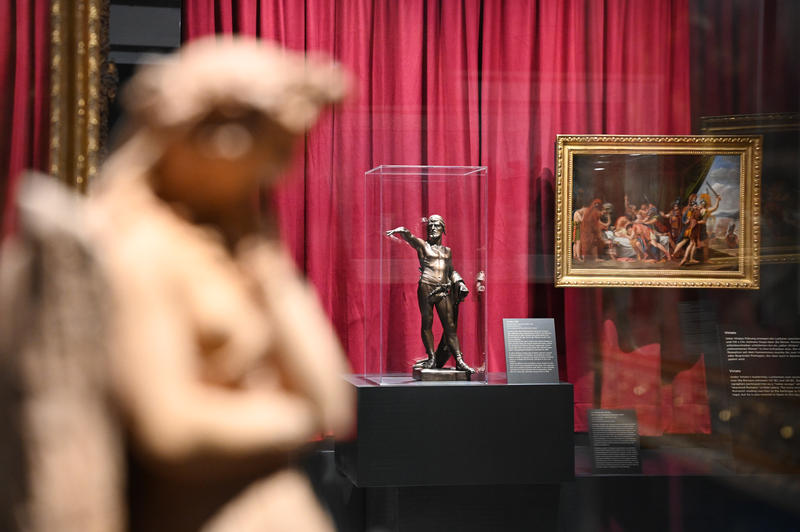 s:69:"Drei Trierer Museen widmen sich dem Untergang des Römischen Reiches.";