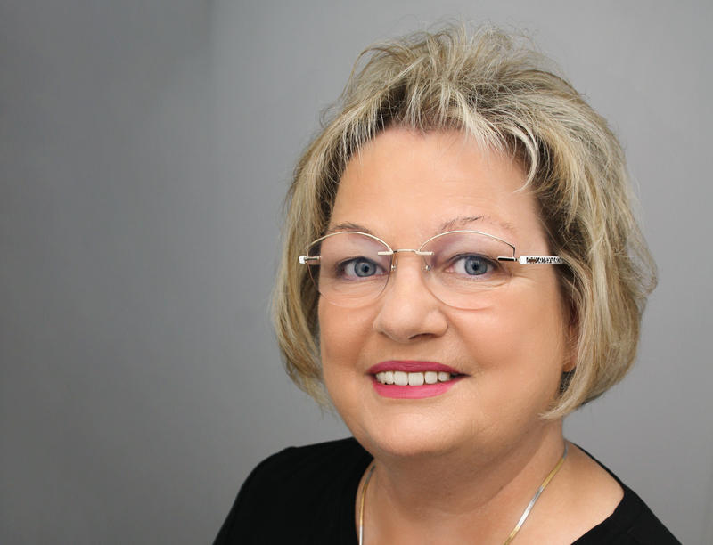 s:15:"Manuela Füller";