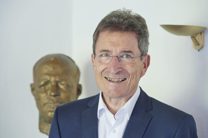 s:14:"Wolfgang Huber";