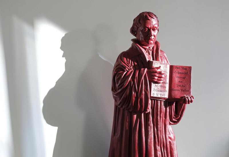 s:12:"Luther-Figur";