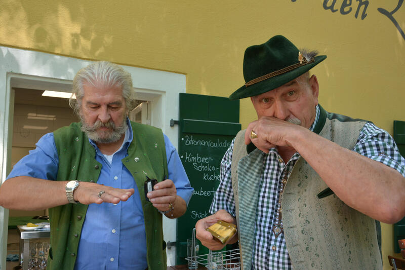 s:26:"Regensburger Schnupferclub";