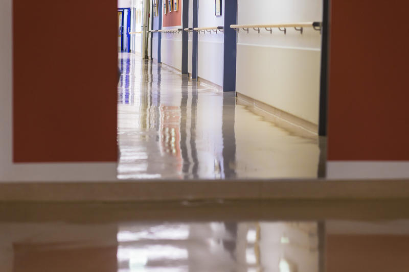 s:25:"Flur in einem Krankenhaus";