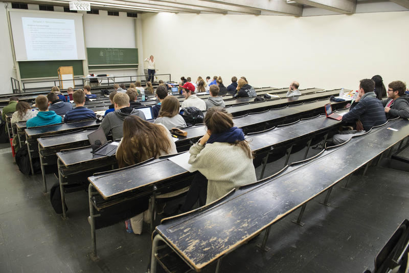 s:41:"Themenbild: Vorlesung in der Universität";