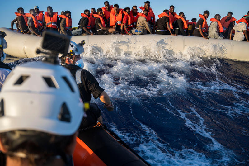 s:66:"Rettungsaktion der "Sea-Watch 4" von United4Rescue im August 2020.";