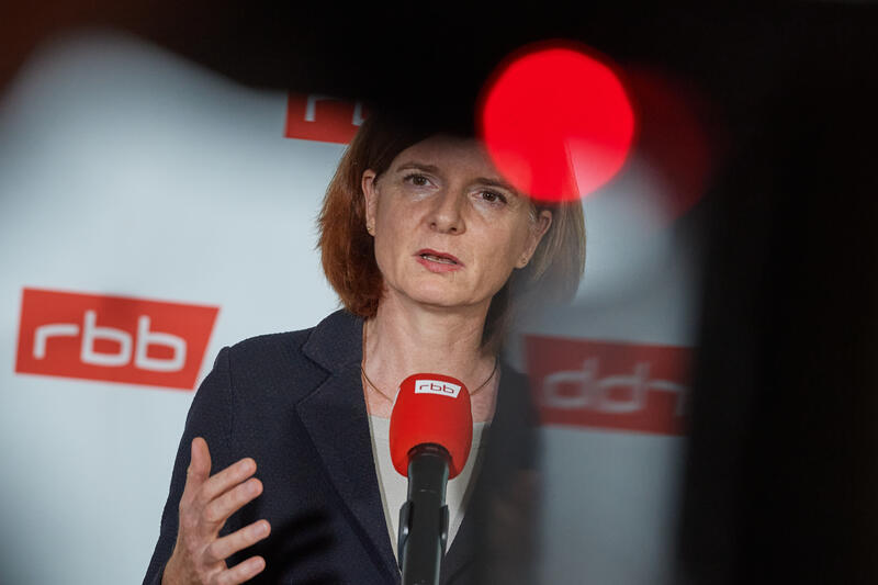 s:13:"Katrin Vernau";