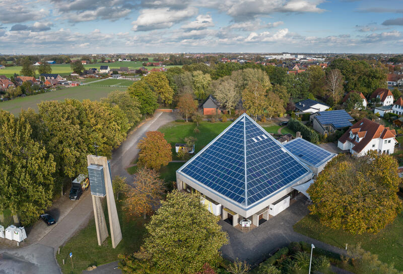 s:60:"Solar auf dem Kirchendach: Das blaue Wunder von Seckenhausen";