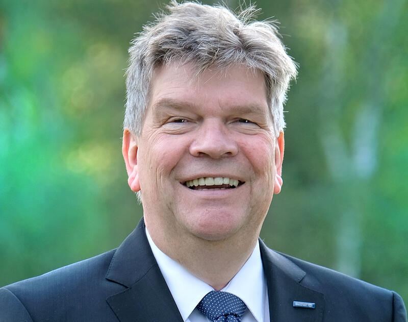 s:12:"Martin Wulff";