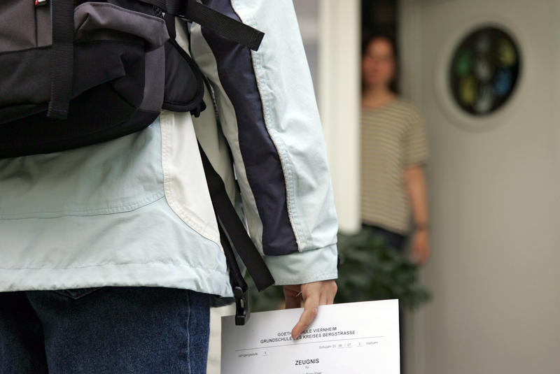s:41:"Zeugnistelefon berät Schüler und Eltern";