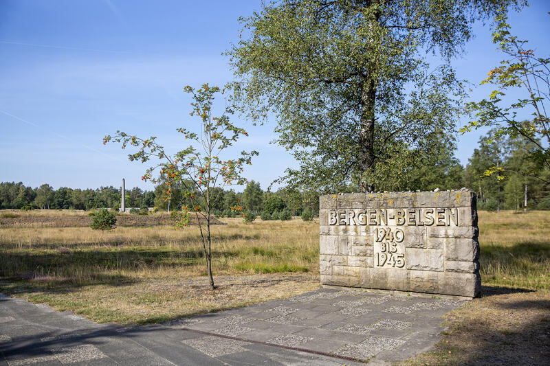 s:59:"Gedenkstätten: Projekt zeigt Kunst zur Rolle der NS-Täter";