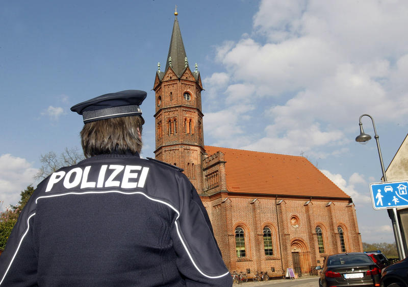 s:50:"Kirche und Polizei feiern gemeinsamen Gottesdienst";