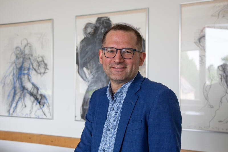 s:115:"Florian Höhne, Professor für Medienkommunikation, Medienethik und digitale Theologie an der Universität Erlangen";