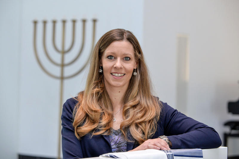 s:91:"Rebecca Seidler, stellvertretende Vorsitzende der Liberalen Juedischen Gemeinde in Hannover";