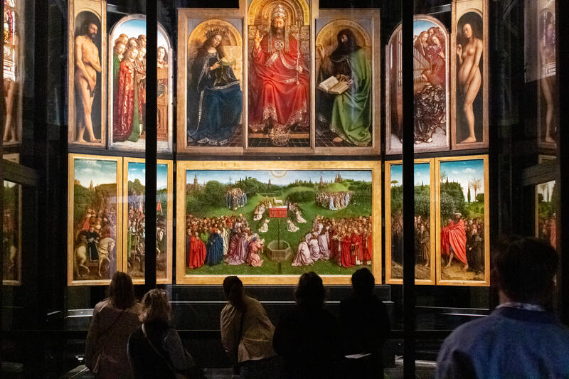 s:12:"Genter Altar";