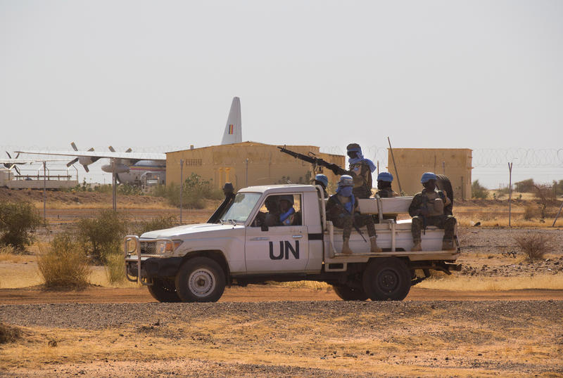 s:62:"Afrikanische UN-Soldaten im November 2016 auf Patrouillenfahrt";