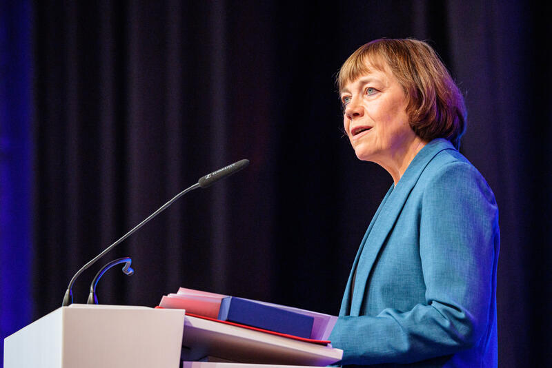 s:72:"Ratsvorsitzende der Evangelischen Kirche in Deutschland Annette Kurschus";