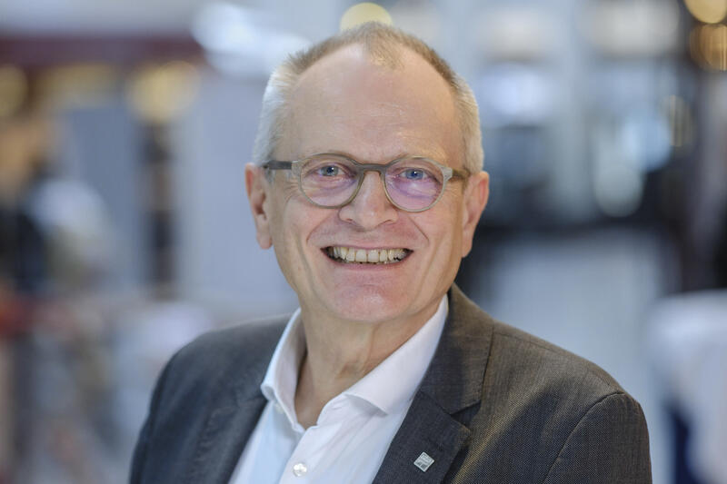 s:12:"Ulrich Lilie";