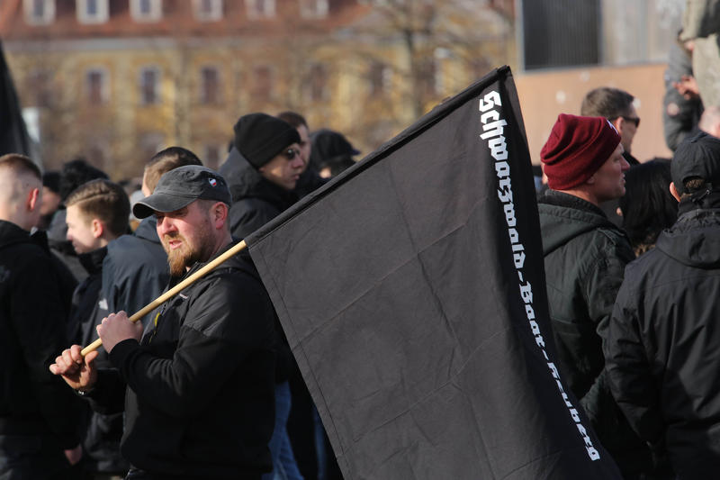 s:37:"Rechtsextreme Demonstraten in Dresden";