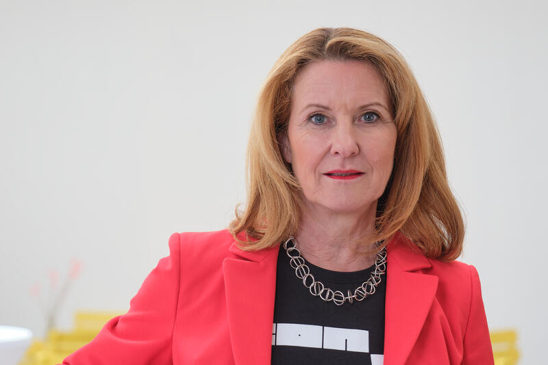 s:10:"Heike Raab";