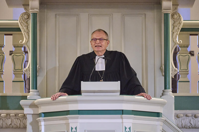 s:56:"Diakonie-Präsident Lilie in den Ruhestand verabschiedet";