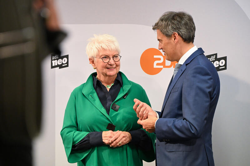 s:64:"Gerda Hasselfeldt im Gespräch mit ZDF-Intendant Norbert Himmler";
