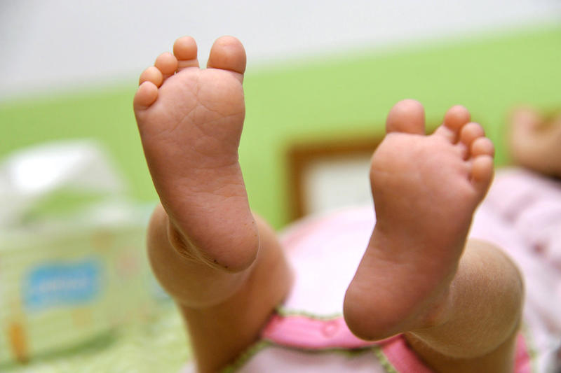 s:42:"Die Zahl der Geburten ging weiter zurück.";