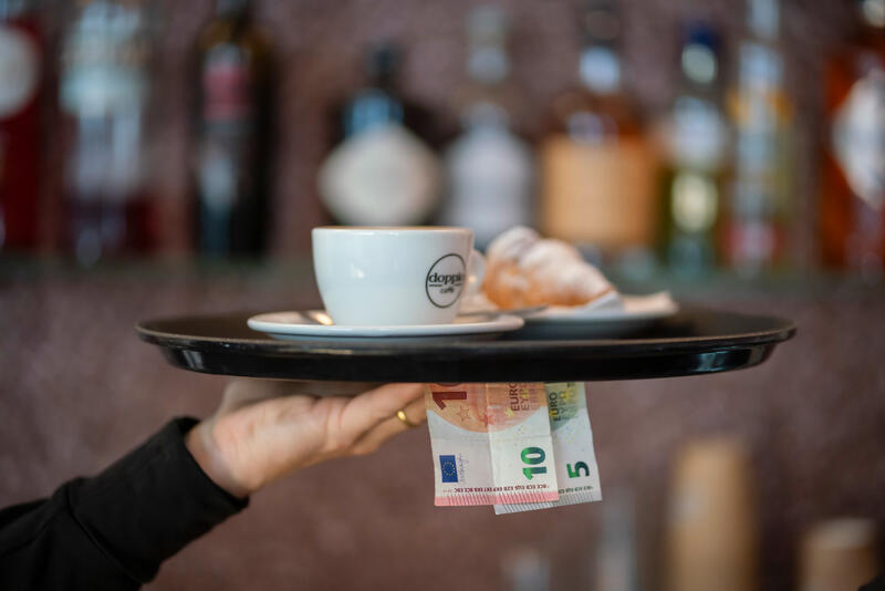 s:29:"Mindestlohn bald bei 15 Euro?";