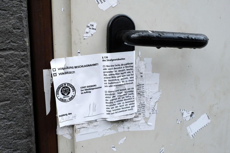 s:187:"Die Stadt Gelsenkirchen will sogenannte Schrottimmobilien vom Markt nehmen, sie sollen im Rahmen einer Zukunftspartnerschaft mit dem Land NRW angekauft, zurückgebaut oder saniert werden.";