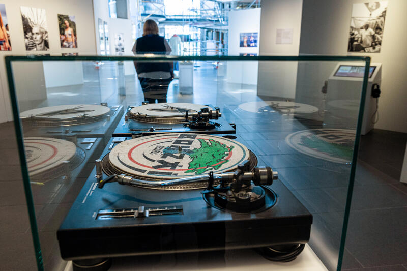 s:45:"Ausstellung Loveparade im Haus der Geschichte";