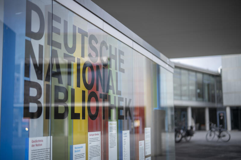 s:48:"Deutsche Nationalbibliothek in Frankfurt am Main";