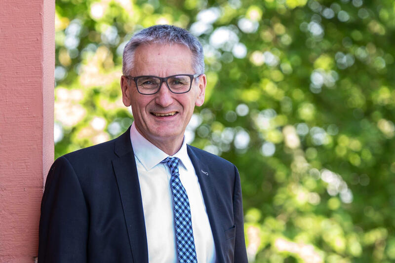 s:55:"Hendrik Hering, Präsident des Landtags Rheinland-Pfalz";