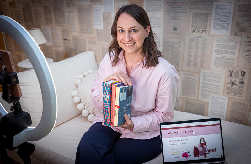 s:89:"Die Bonnerin Helen Daughtrey hat den Instagram-Buch-Club "Mädels, die lesen" gegründet.";