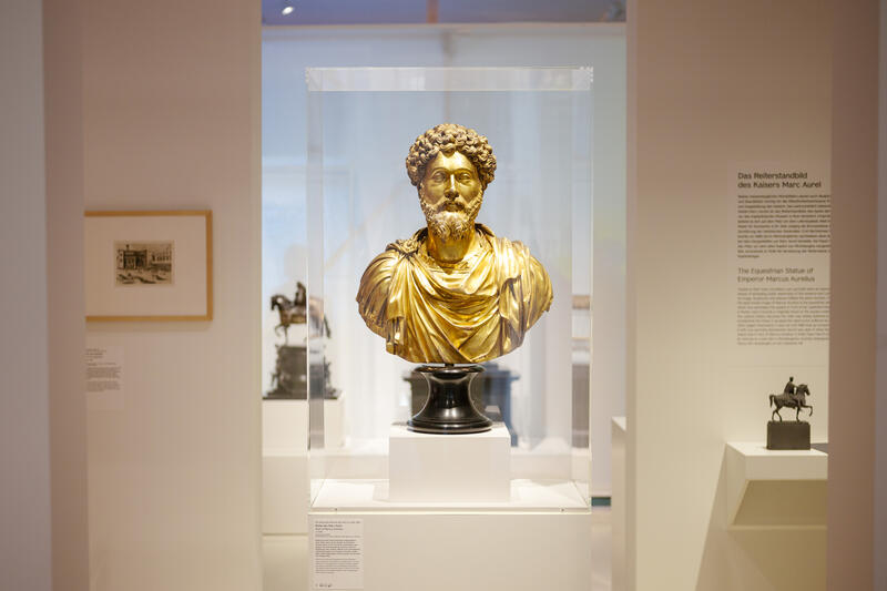 s:94:"Büste von Marc Aurel aus dem Jahr 1500 in der Ausstellung im Stadtmuseum Simeonstift in Trier";