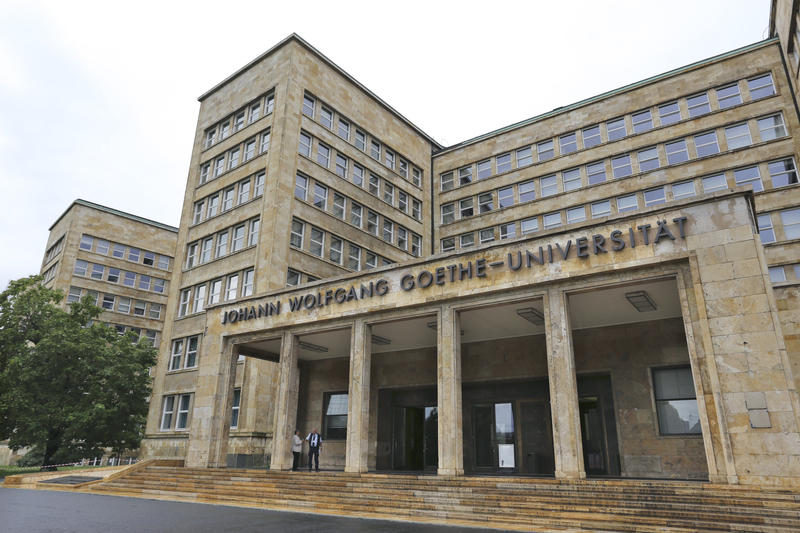 s:155:"Das von 1928 bis 1931 errichtete I.G.-Farben-Haus in Frankfurt am Main ist das Hauptgebäude der Johann Wolfgang Goethe-Universität auf dem Campus Westend";