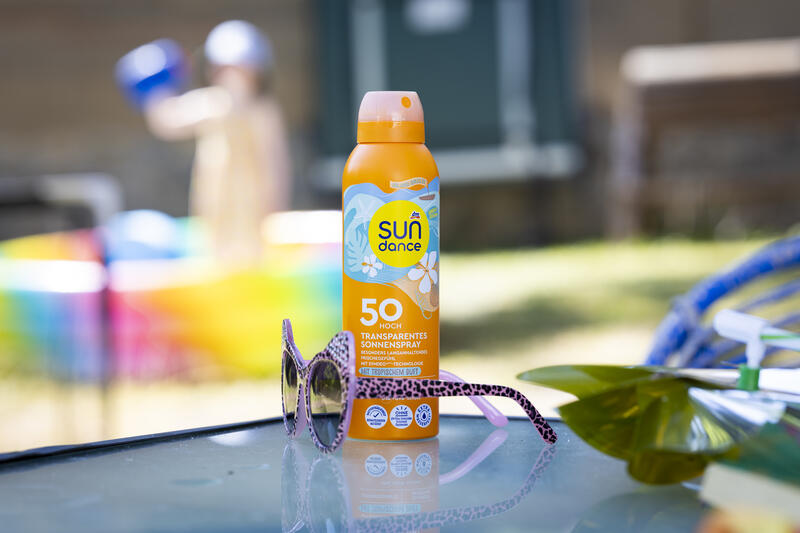 s:53:"Sonnenspray als Schutz vor UV-Strahlung auf der Haut.";