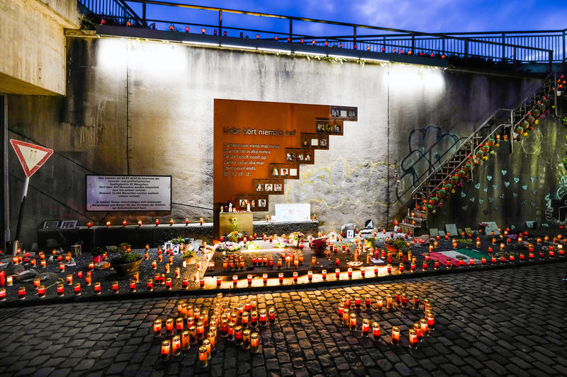 s:67:"Gedenkstätte für die Opfer der Loveparade-Katastrophe in Duisburg";