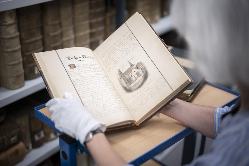 s:49:"Pfarrchroniken im EKHN-Zentralarchiv in Darmstadt";