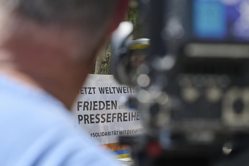 s:46:"Kundgebung zum "Tag der Pressefreiheit" im Mai";