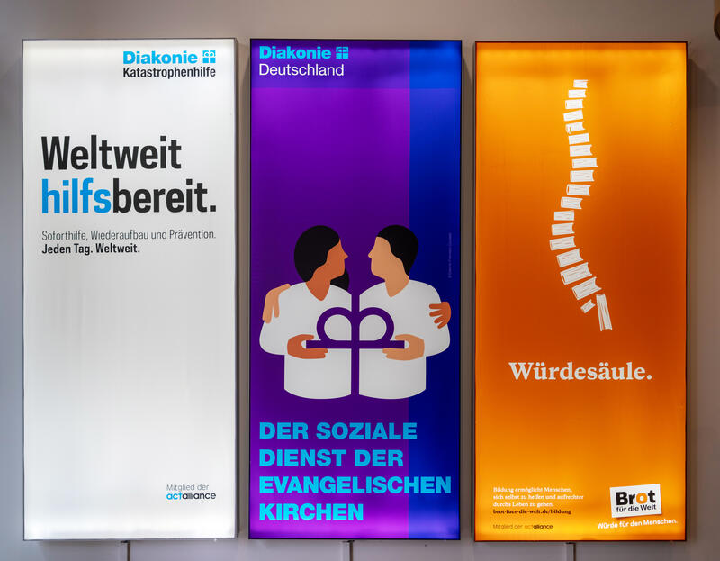 s:170:"Das Evangelische Werk für Diakonie und Entwicklung mit Sitz in Berlin vereint unter seinem Dach Entwicklungsdienst, Katastrophenhilfe und bundesweite diakonische Arbeit.";