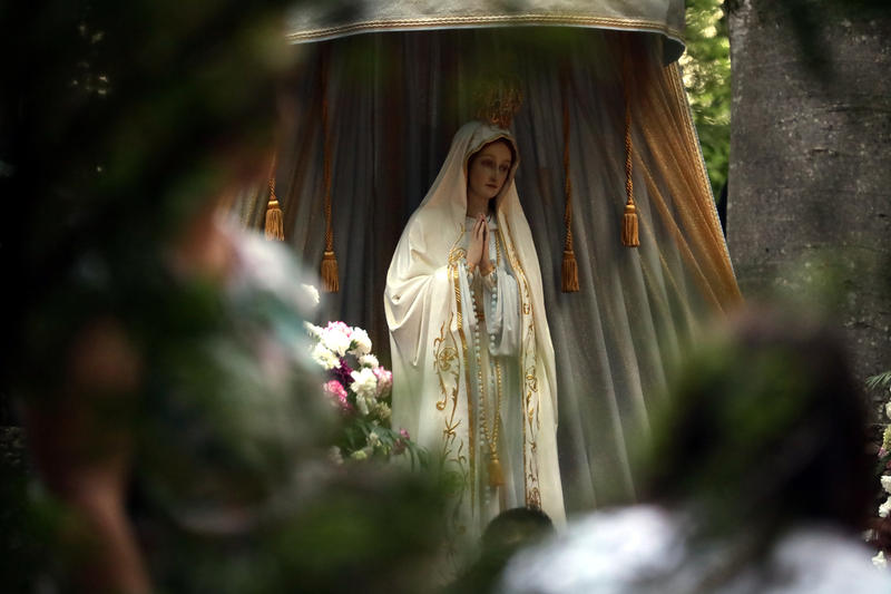 s:135:"Maria Vesperbild. Es ist das bedeutendste Marienfest der römisch-katholischen Kirche, das auch in der orthodoxen Kirche gefeiert wird.";