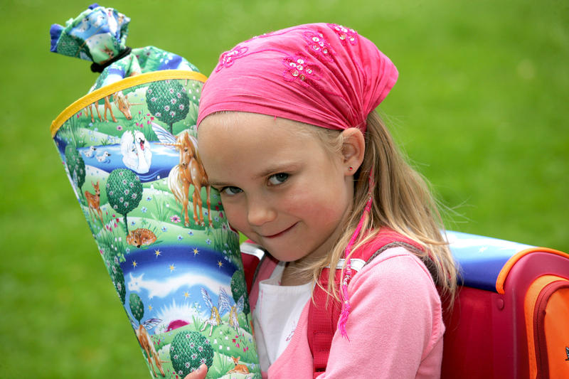 s:28:"Themenfoto: Schulanfängerin";