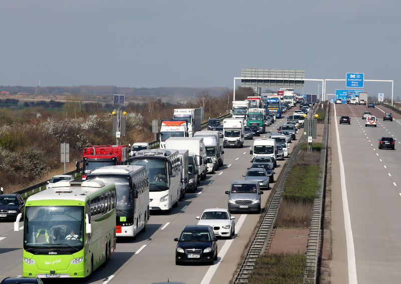 s:21:"Stau auf der Autobahn";