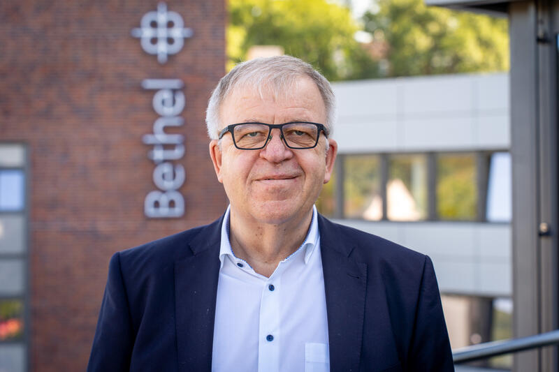 s:11:"Ulrich Pohl";