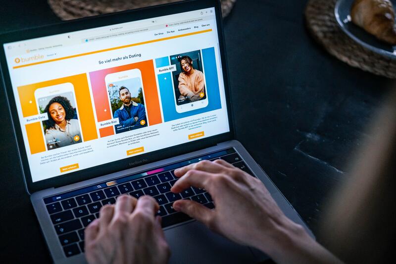 s:13:"Online-Dating";